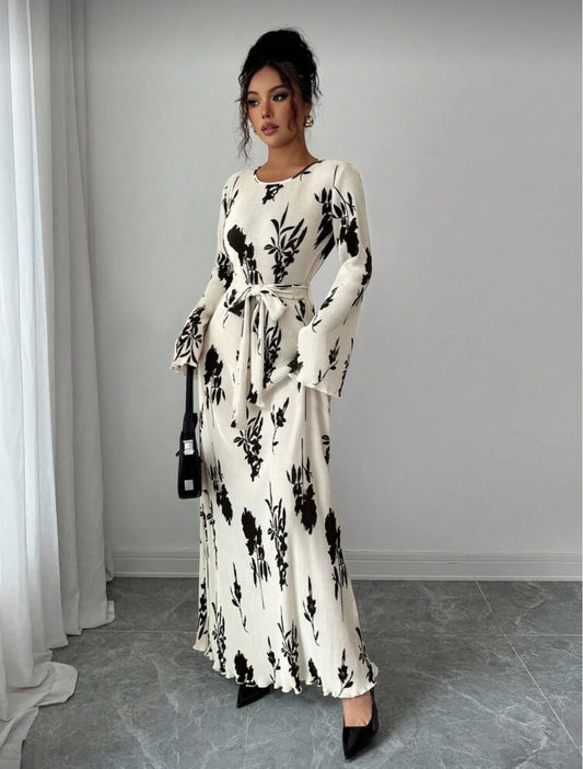 Elegant casual pleated dress