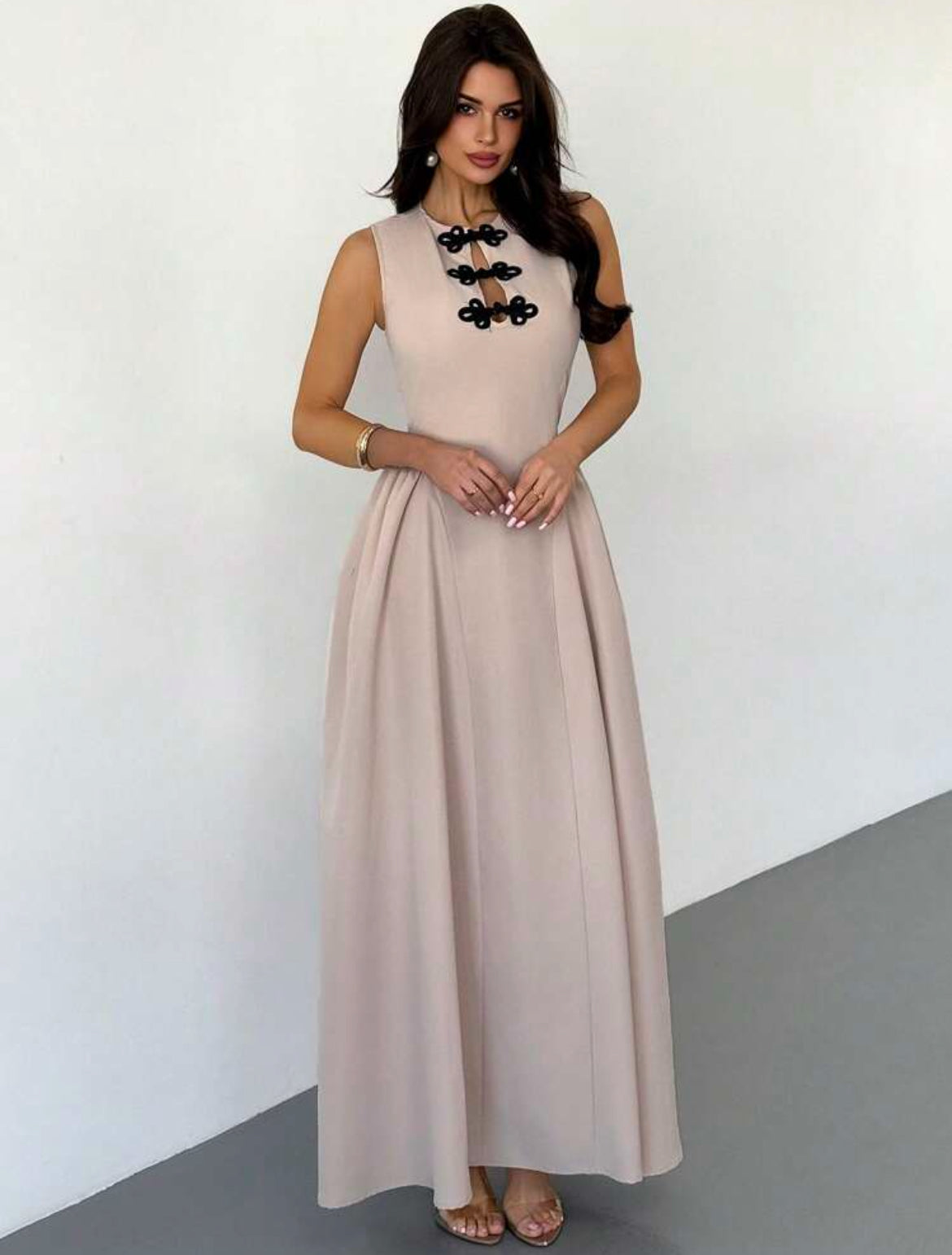 Sleeveless dress