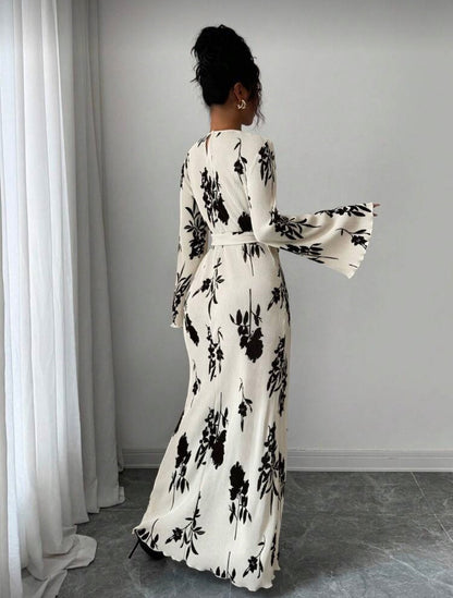 Elegant casual pleated dress